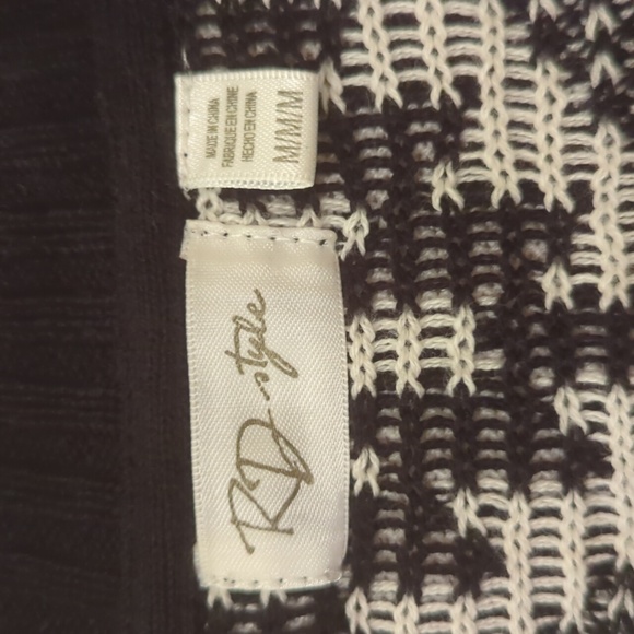 Women's RD Style Black and White Geometric Printed Poncho Style Cardigan, Size M - Picture 2 of 9